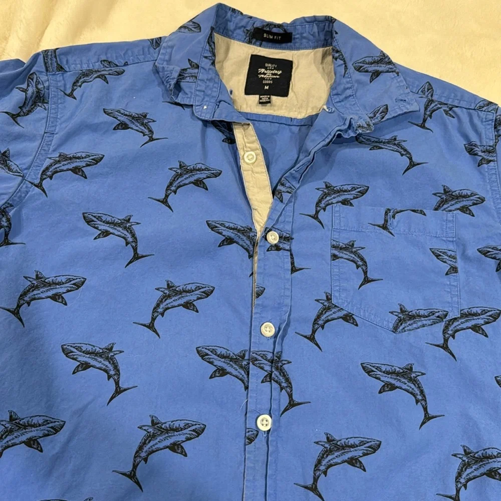 Shark button down - Picture 1 of 3